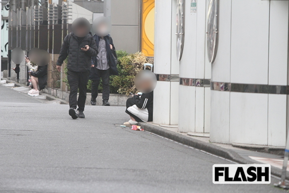 客のことを座って待つケースが多いようだ（写真・金谷千治）