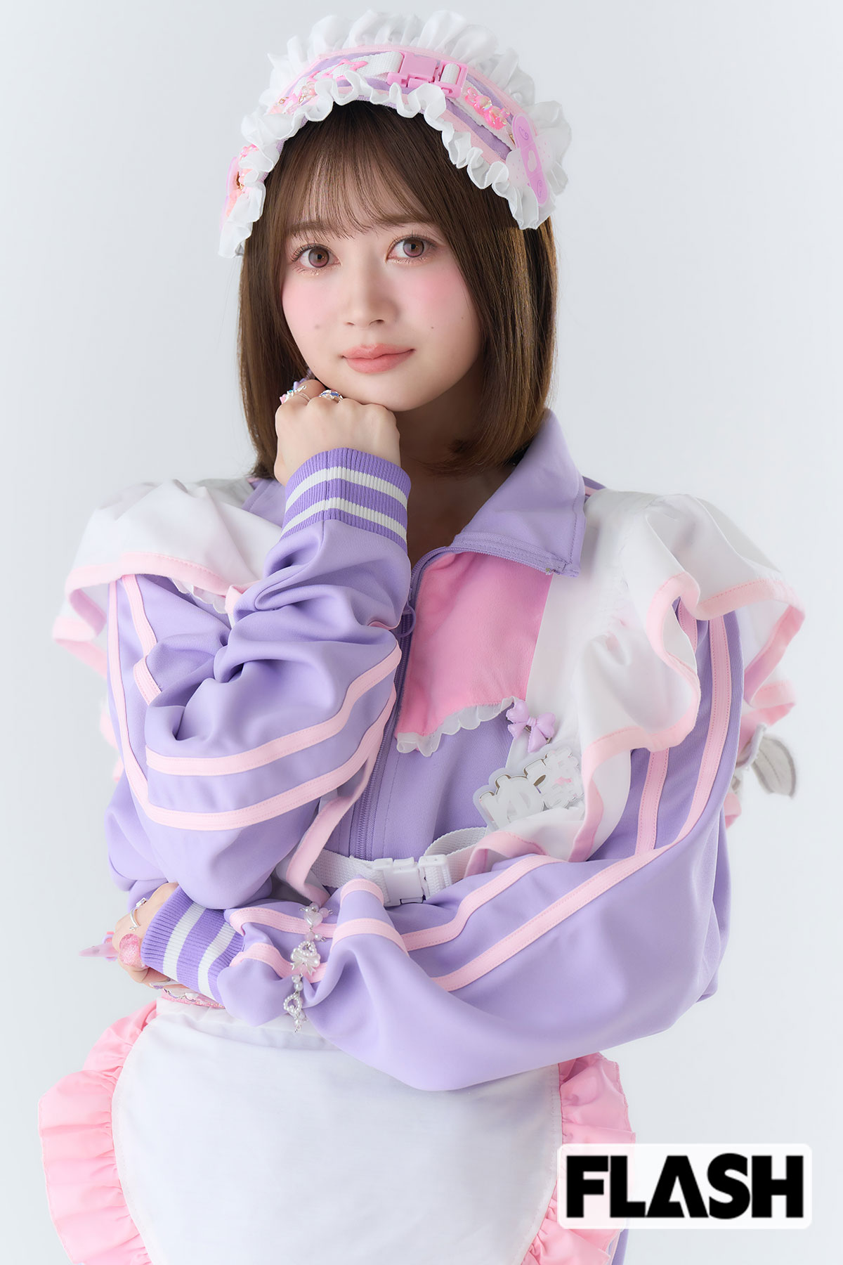 甘さと毒っ気がミックスされた独創的な衣装は江籠にしか着こなせない