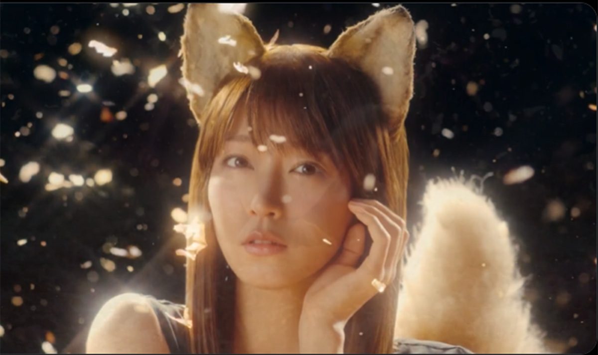 「どん兵衛」公式Xより。4年ぶりに同CMにカムバックした吉岡里帆に「可愛すぎるだろ」と絶賛が寄せられている