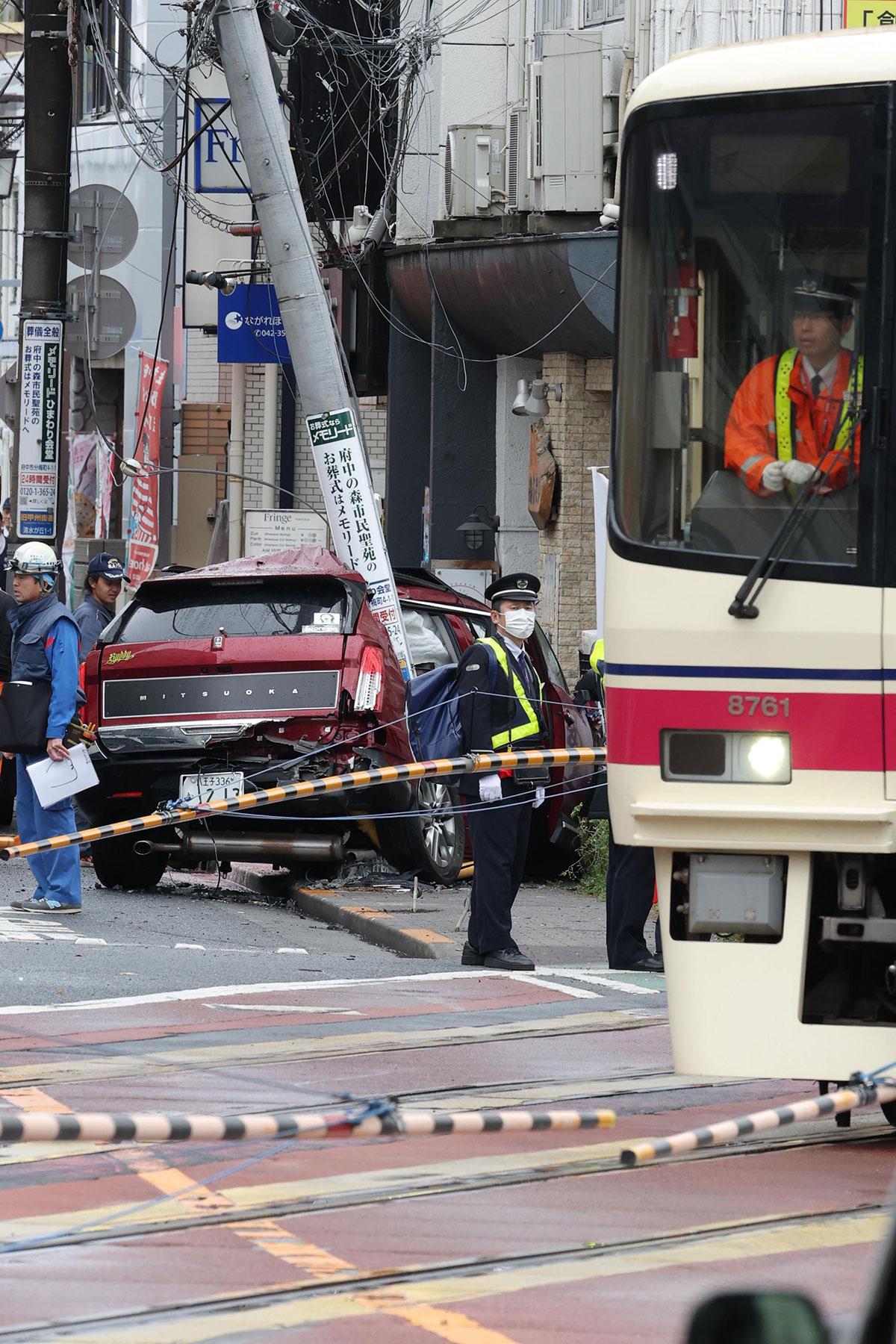 4月2日に発生した京王線と乗用車の衝突事故の現場