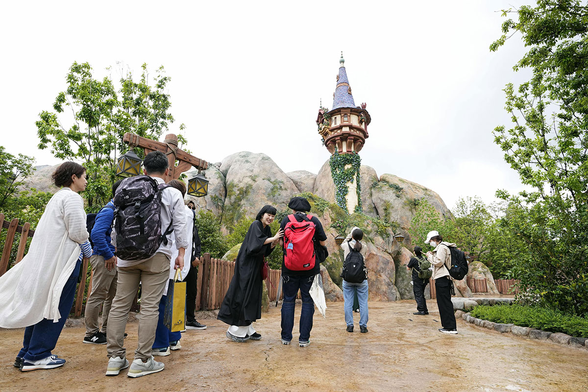 ディズニーシーにおける新エリア「ファンタジースプリング」にある「塔の上のラプンツェル」（写真・共同通信）