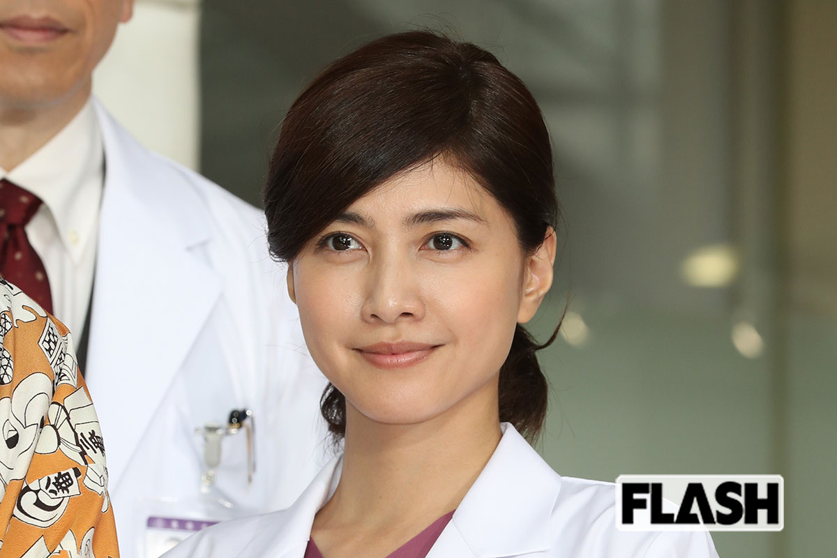 内田有紀、元俳優マネージャー・柏原崇との結婚公表…衰えぬ“イケオジ”近影…