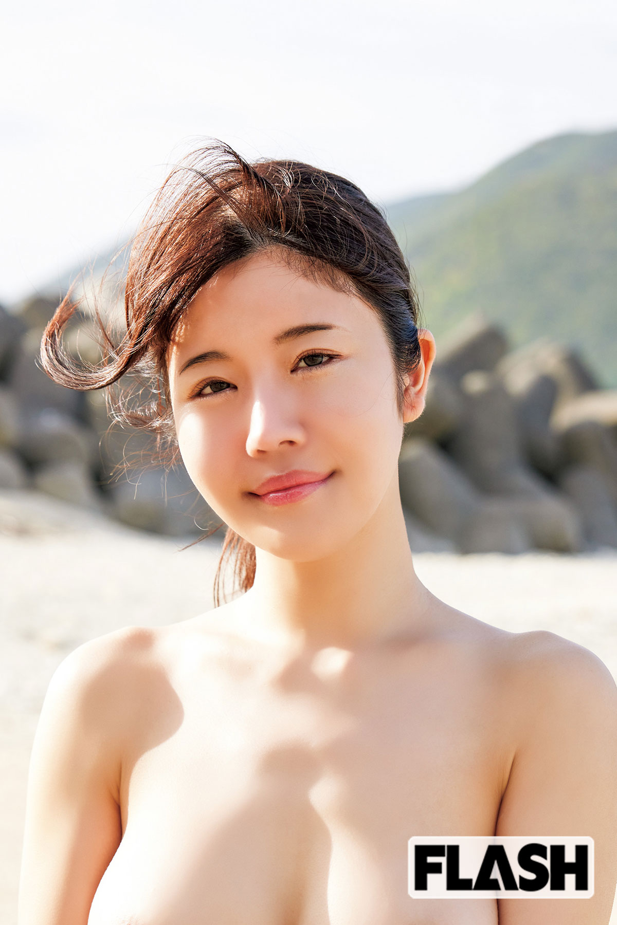 坂井美桜、京都生まれの大胆ヌード！