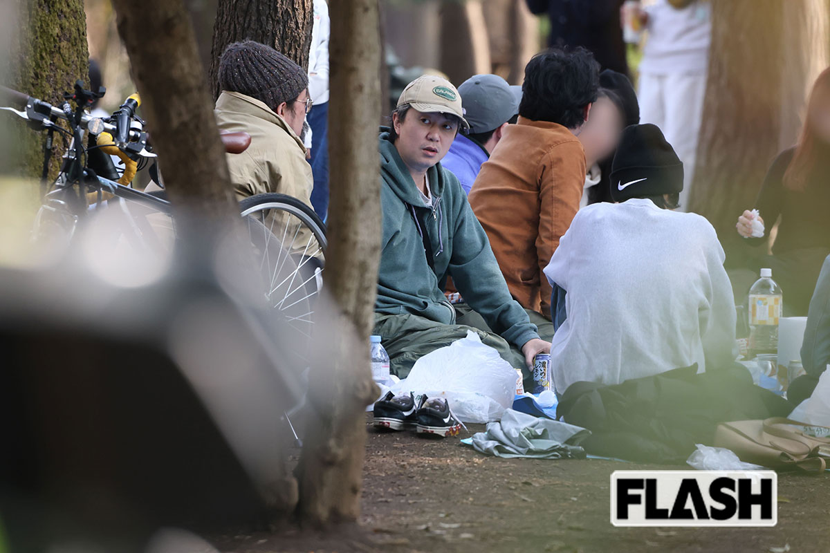 新井浩文、俳優仲間と “万感の花見酒”…新作映画も撮影、強制性交で実刑からの “復活劇”