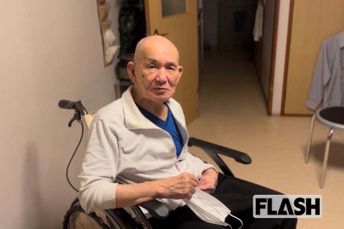 林健治さんは週に数回、デイサービスに通う。ほかの利用者は事件のことを知っているが、特別扱いせず、自然に接してくれているという（2025年撮影）