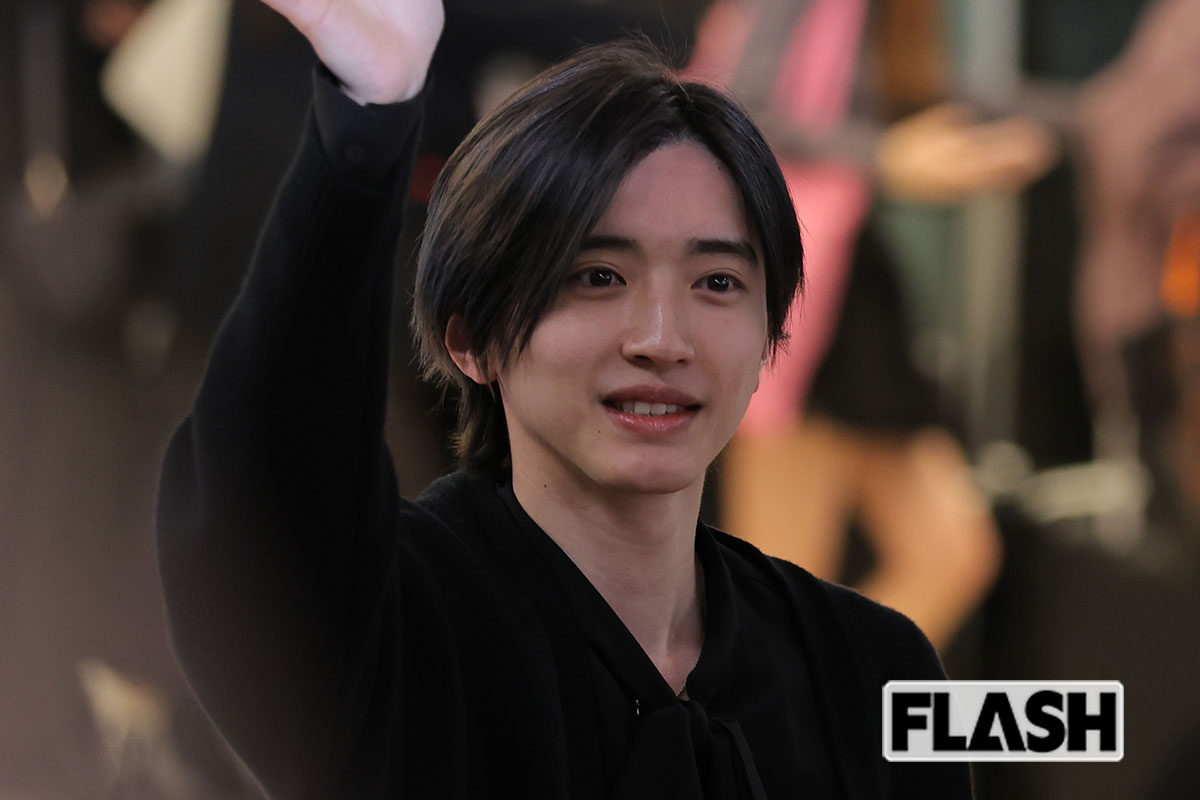 なにわ男子・道枝駿佑、韓国の空港で全身真っ黒コーデをキャッチ！ ファン6…