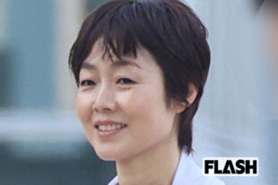 有働由美子、ドテッ！ とズッコケ姿をキャッチ…三谷幸喜に「伸びしろがない」と言われるも女優デビューで固めた “強い覚悟” とは