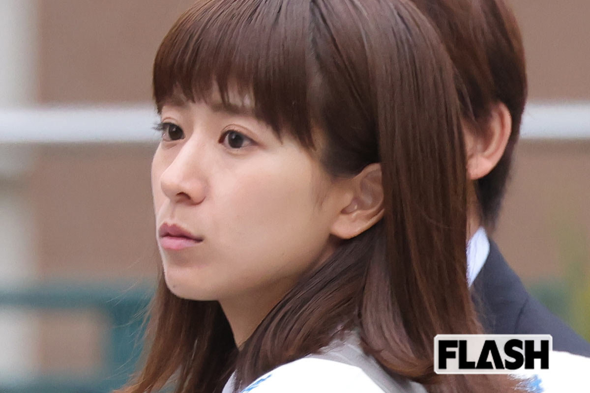 黒島結菜、必死のビラ配り姿をキャッチ…テレ朝は『未解決の女』で “第2の…