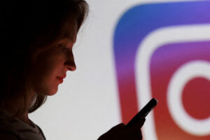 フェイスブックの莫大な収益を支える「ネットワーク効果」全人類の3分の1が…