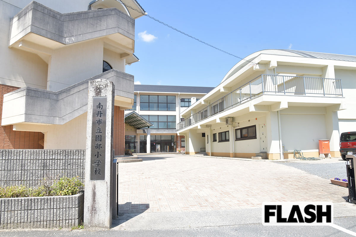 南丹市立園部小学校（写真：馬詰雅浩）