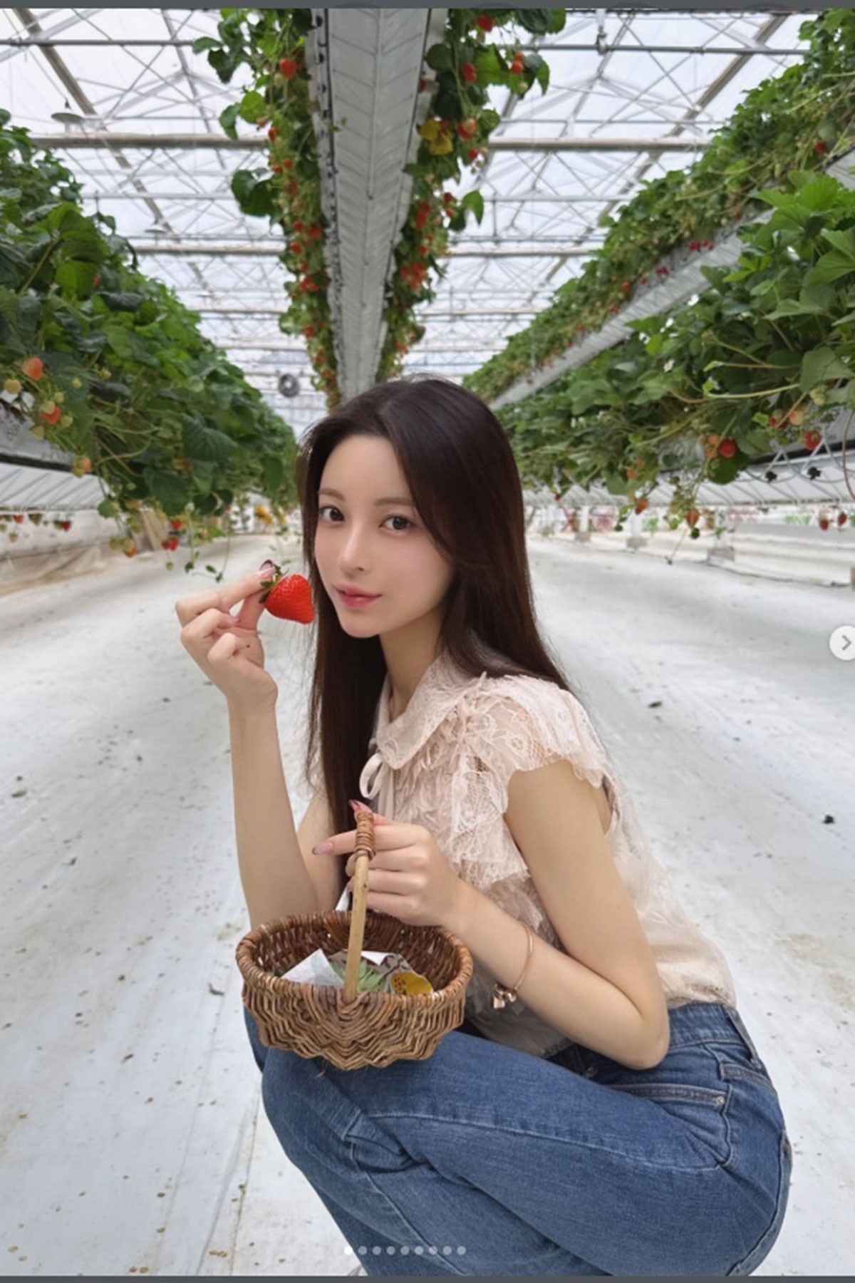 車内を自分の部屋扱い？　美容インフルエンサー、新幹線での“恋愛相談ライブ”が大炎上「貸し切り状態」釈明も火に油