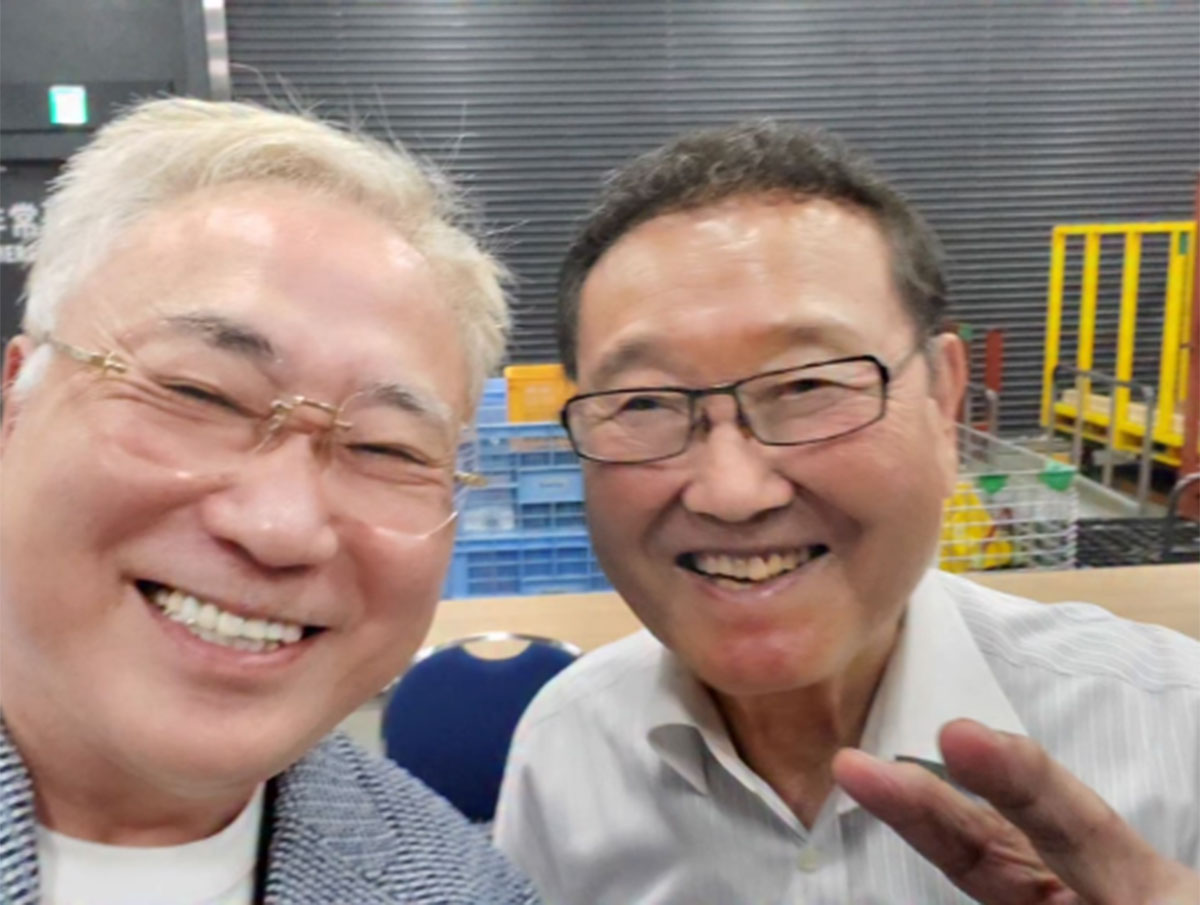 高須氏が過去に撮影したという板東英二とのツーショット（写真・@katsuyatakasuのInstagramより）