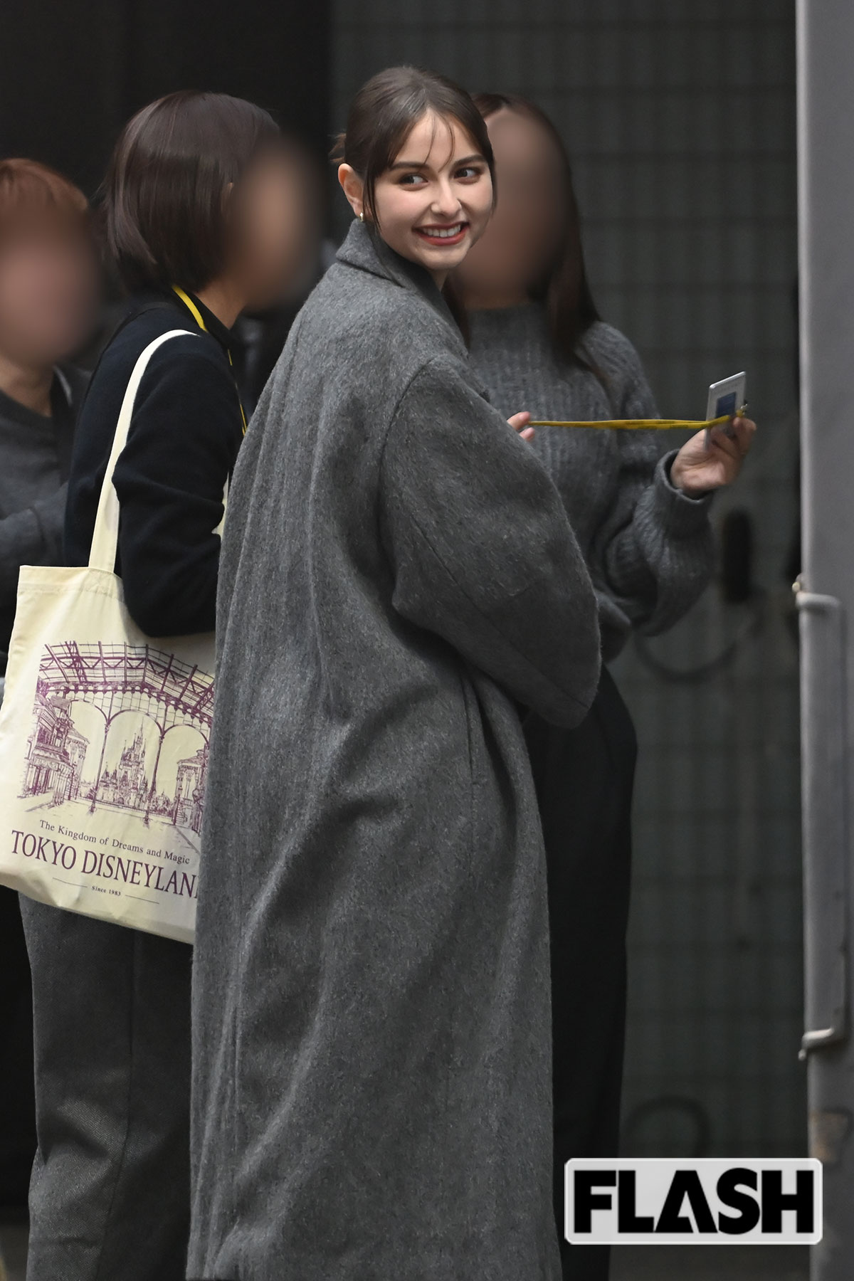 スタイル抜群の嵐莉菜