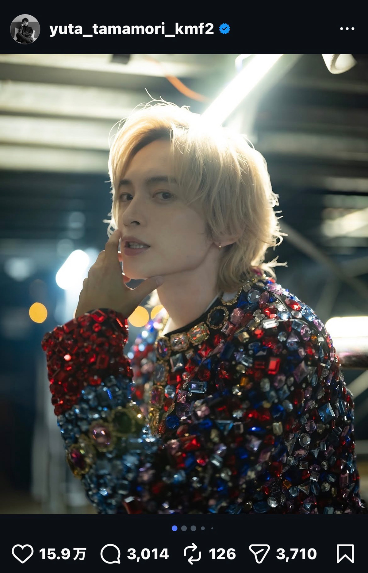 玉森がデザインしたというライブ「Synopsis」での衣装（玉森のInstagram《@yuta_tamamori_kmf2》に2024年9月9日投稿）