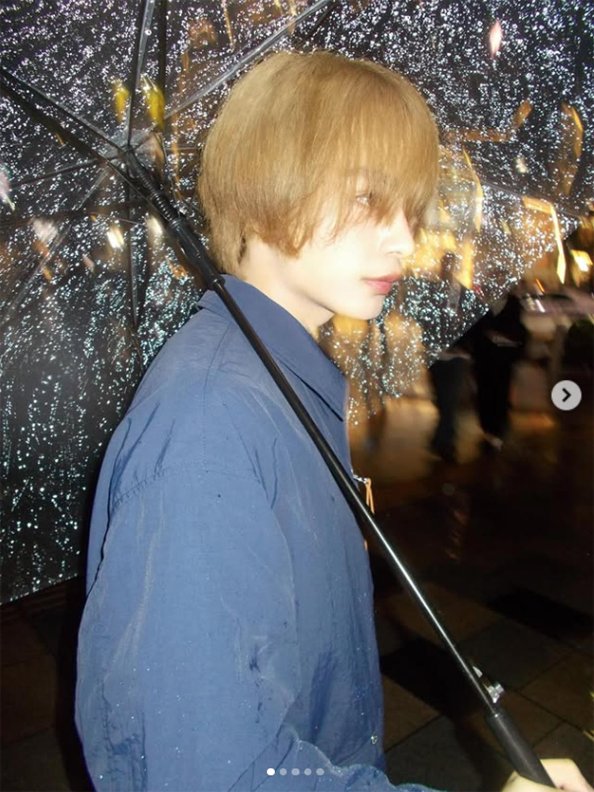 これまで黒髪のイメージが強かった大西流星だが、突然の金髪姿に、ファンから驚きの声があがった（画像・『大西流星 / Onishi Ryusei』のInstagram「08.07_ryuche」より）