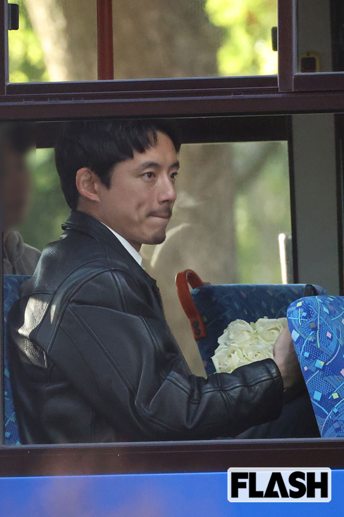 フジテレビのドラマ『kiDnap GAME』のロケをする坂口健太郎
