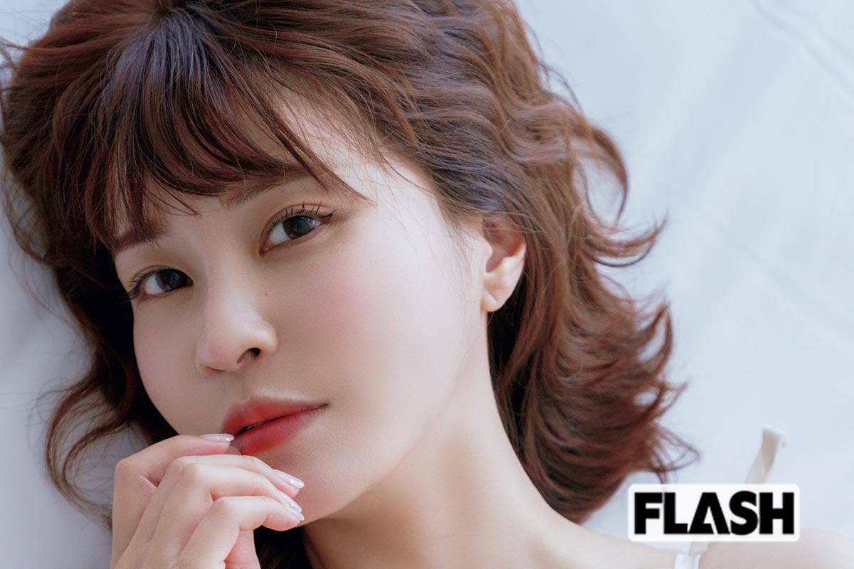 岸明日香、グラビアデビュー15年めの写真集！「グラビアは私の原点」