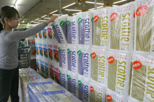 トイレットペーパーは「値段上がらず」、お米は「秋に3割安」…誰も教えてく…
