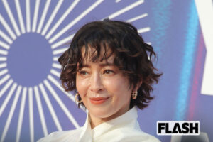 宮沢りえ、ボッテガイベントの“テカり強め”メイクに一部から困惑…「肩紐ずり落ち」ドレスでも嘆かれた“素材台無し”感