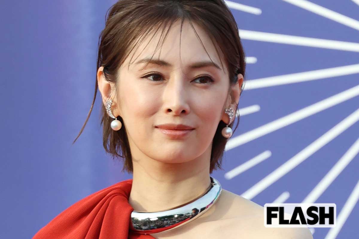 北川景子が披露した真紅のドレスに「キレイ〜!」ファン思わず絶叫“やせすぎ…