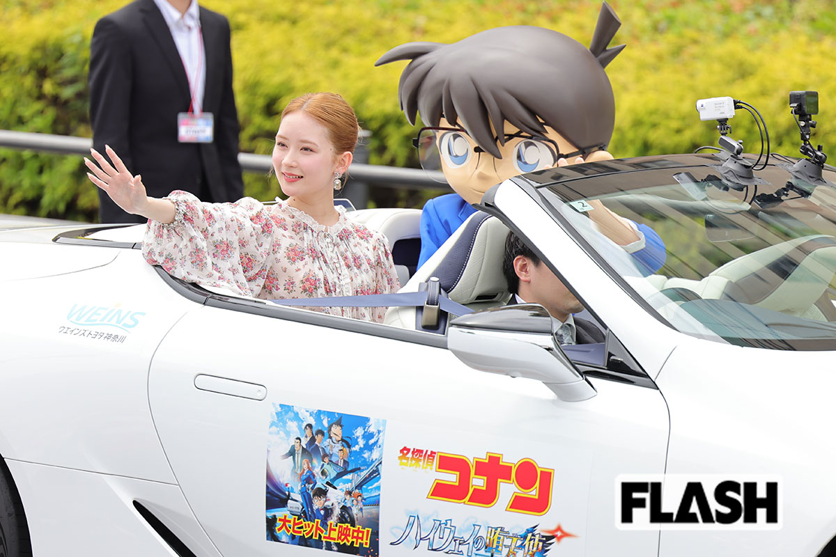 オレンジがかった髪色の畑芽育