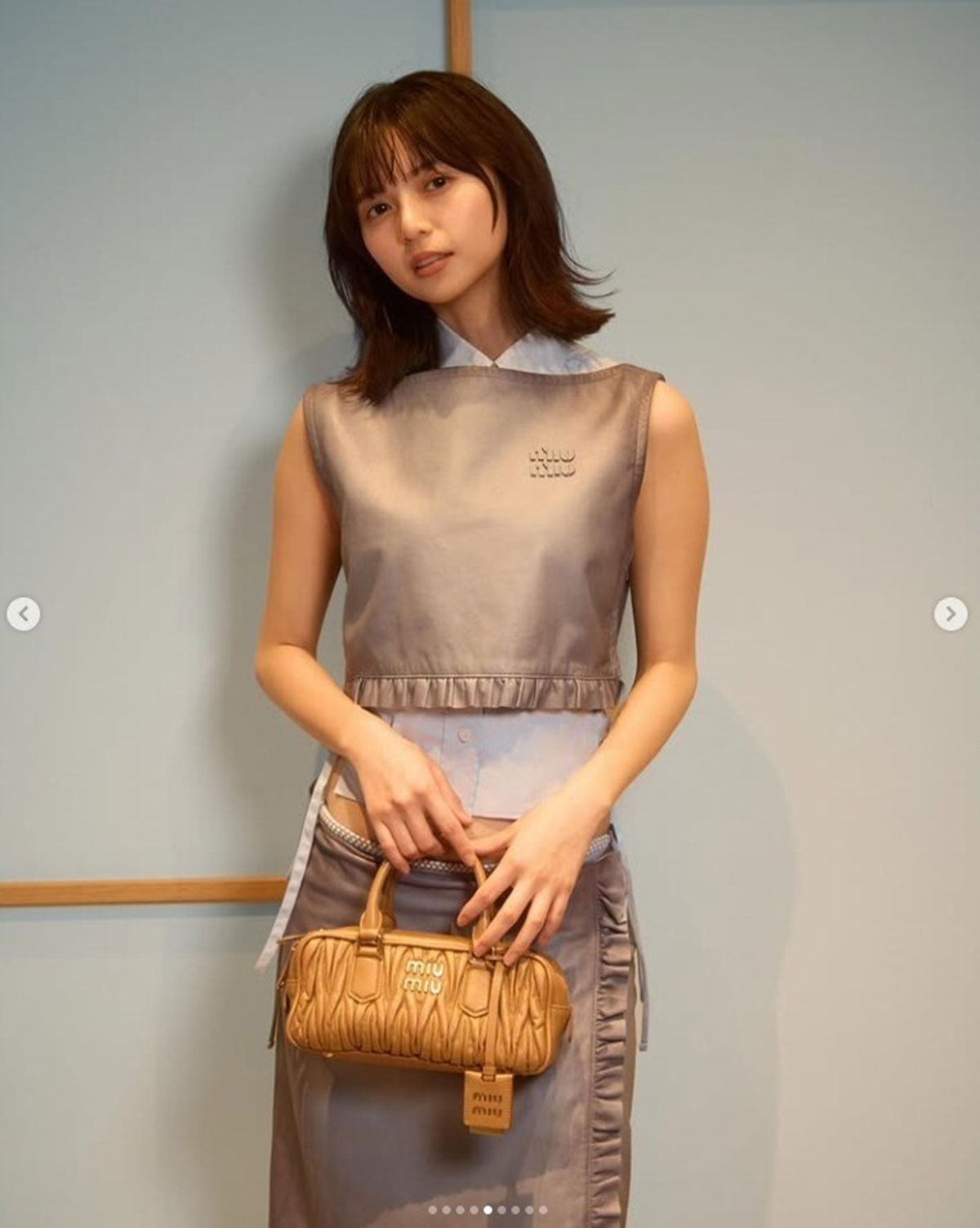 髪を切った齋藤飛鳥。その美しさに賞賛の声が続々とあがっている（画像・『Miu Miu』の公式Instagram「miumiu」より）