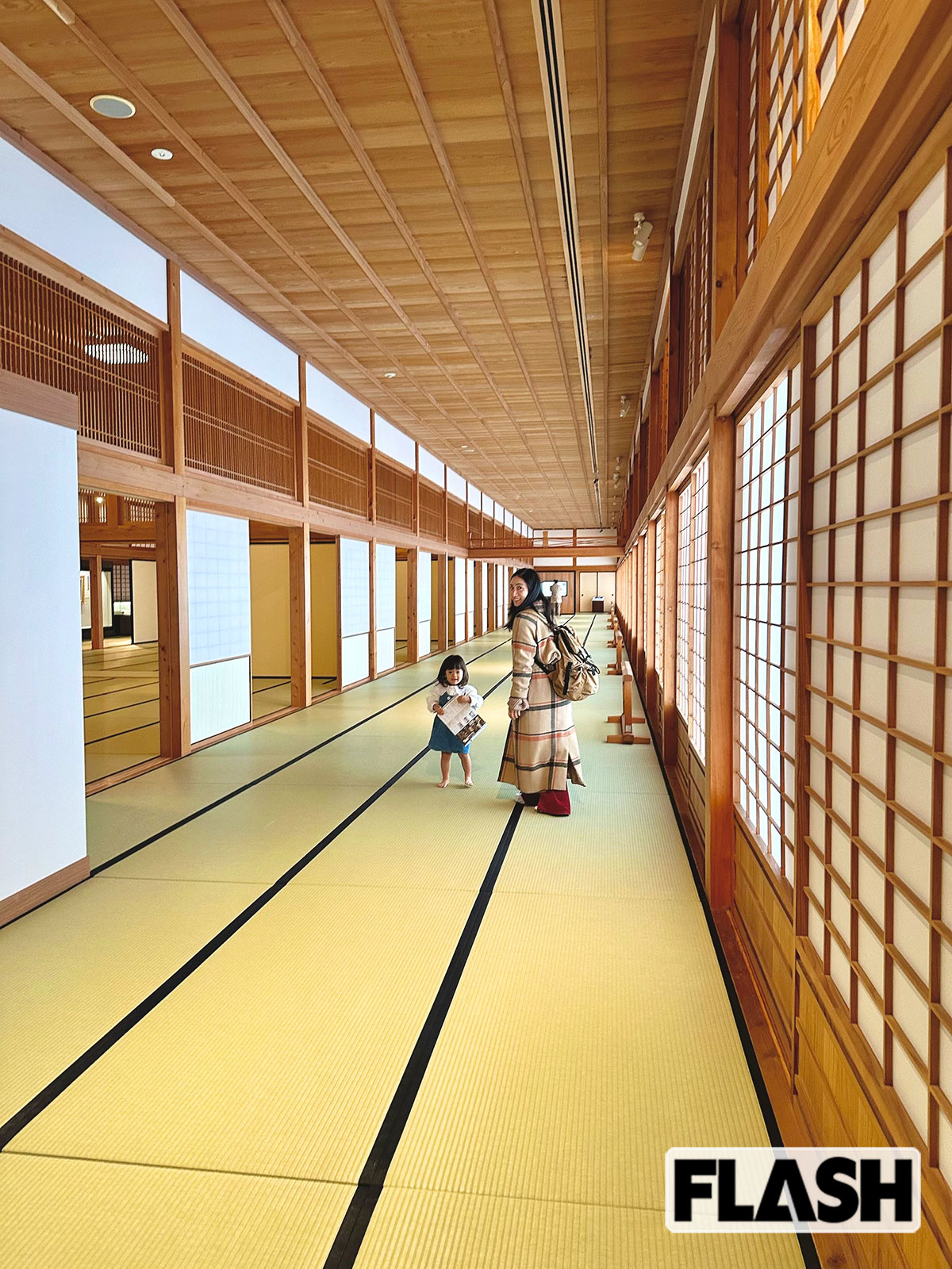 “鍋島家のルーツ”に感激した紗綾。佐賀城本丸歴史館で（写真・本人提供）