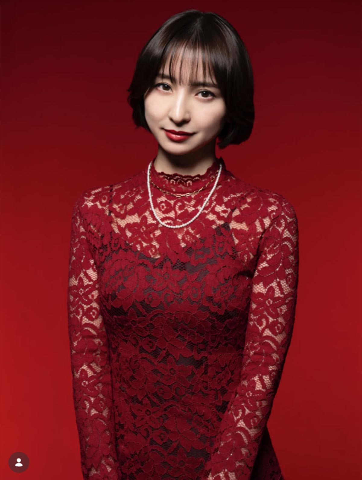 7月スタートのドラマ『おちたらおわり』“セレブママ”役を演じる篠田麻里子（画像・「水曜ドラマ『鬼女の棲む家』毎週水曜24:24～放送中!／『おちたらおわり』7/1（水）スタート」のInstagram「ctv_dorama」より）