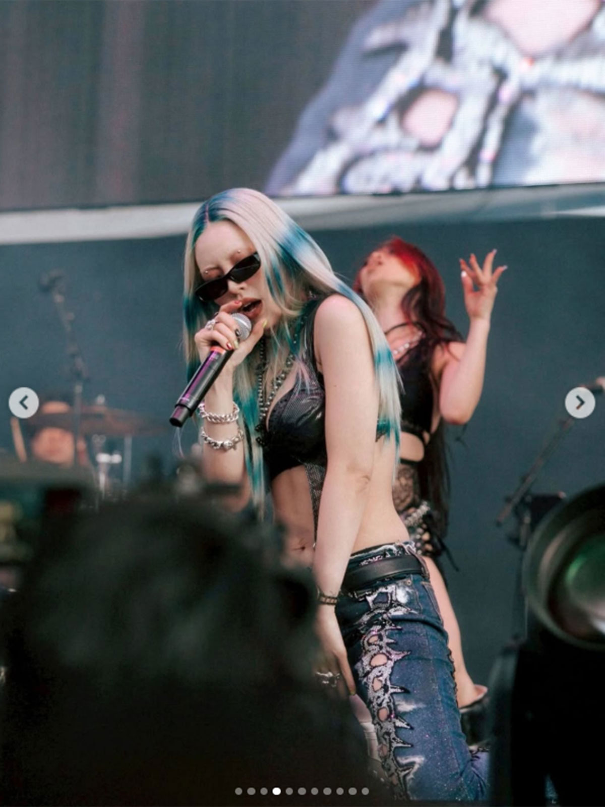 ちゃんみなのInstagramより。音楽フェス『CLOUD NINE presents “Zipangu” JAPANESE MUSIC EVENT 2026』に、美腹筋を露わにした衣装で登場した