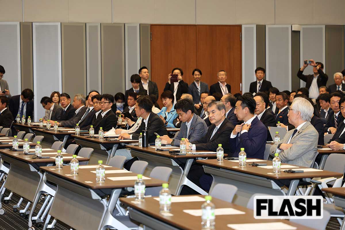 自民党の国会議員が8割超参加も最前列には空席が目立つ「国力研究会」の初回会合（写真・吉田 豊）