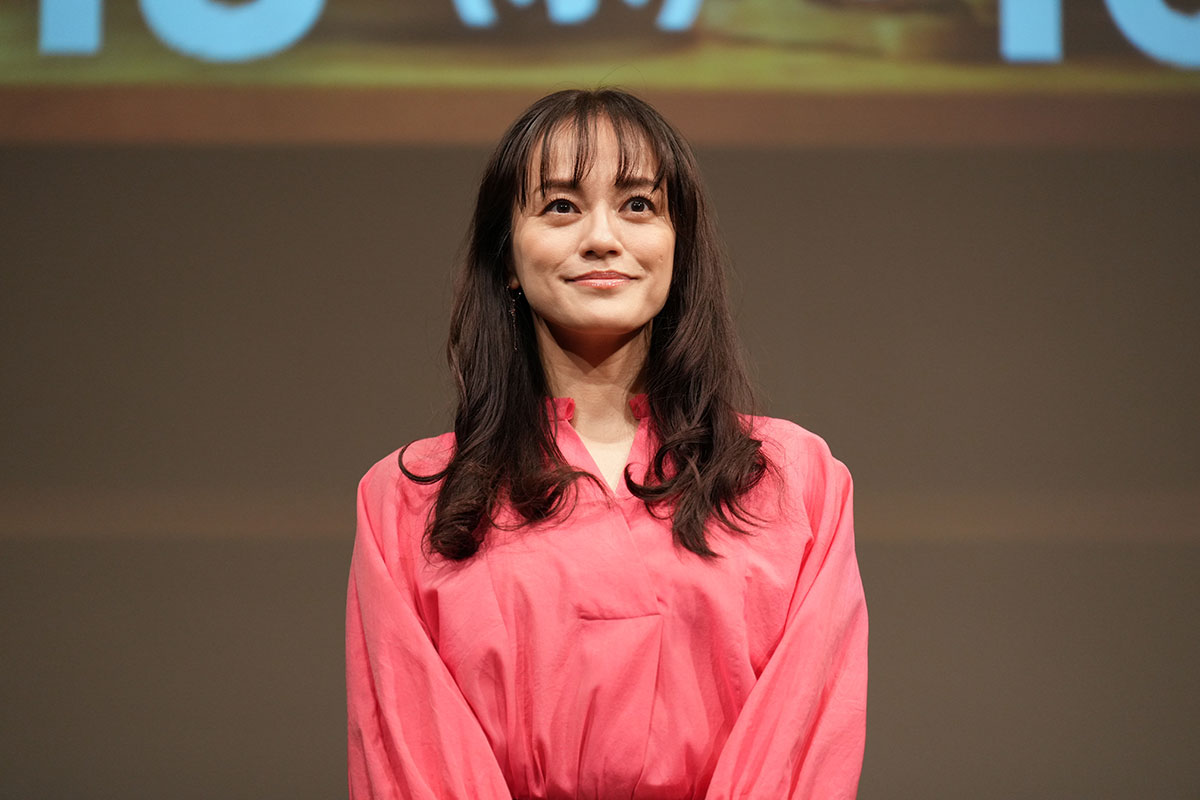 牧瀬里穂『旅サラダ』久々出演で「若過ぎんか」近影に集まる驚き 夫の企業上場で“資産600億円”セレブ妻に