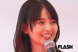 齋藤飛鳥、トレードマークのロングヘア“バッサリ断髪”でイベントへ…出待ちファンにも笑顔で“神対応”
