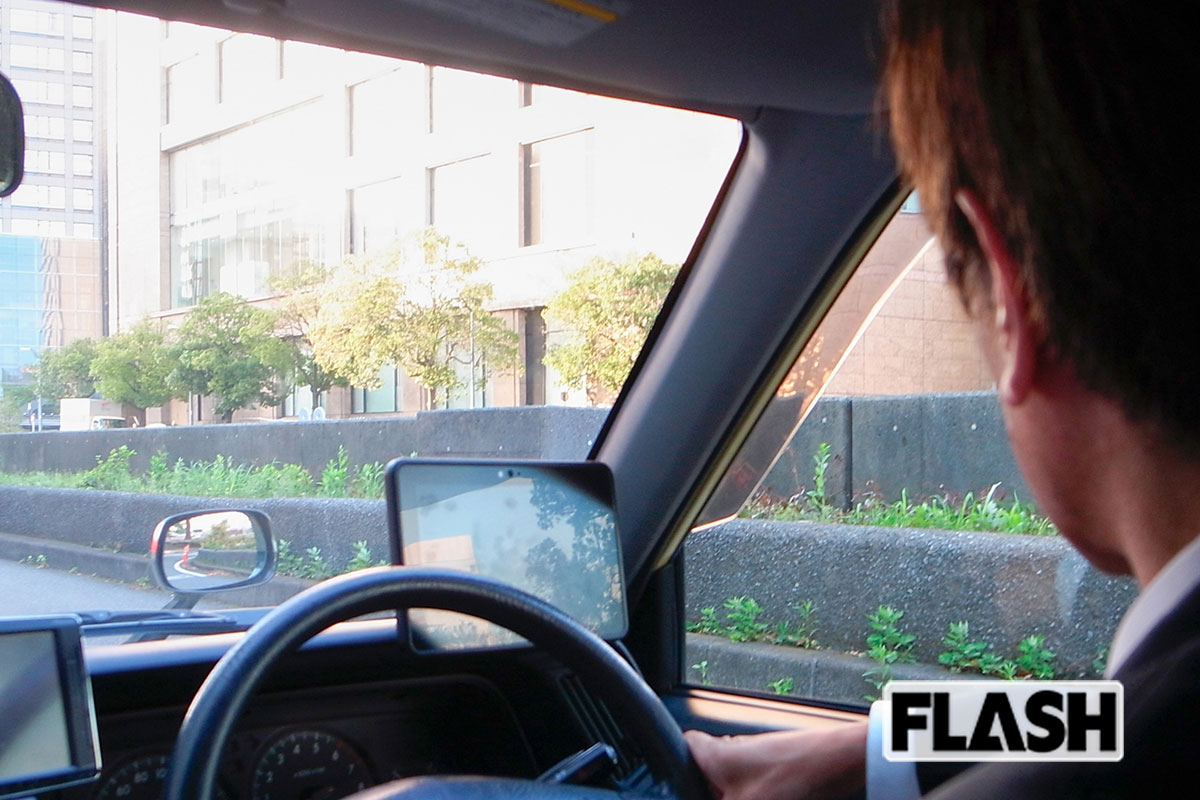 【タクシー運転手】「以前の仕事と違い1日中、座りっぱなしなので、ストレッチで体を伸ばし、カロリーオーバーにならないよう気をつけています」（片桐さん）