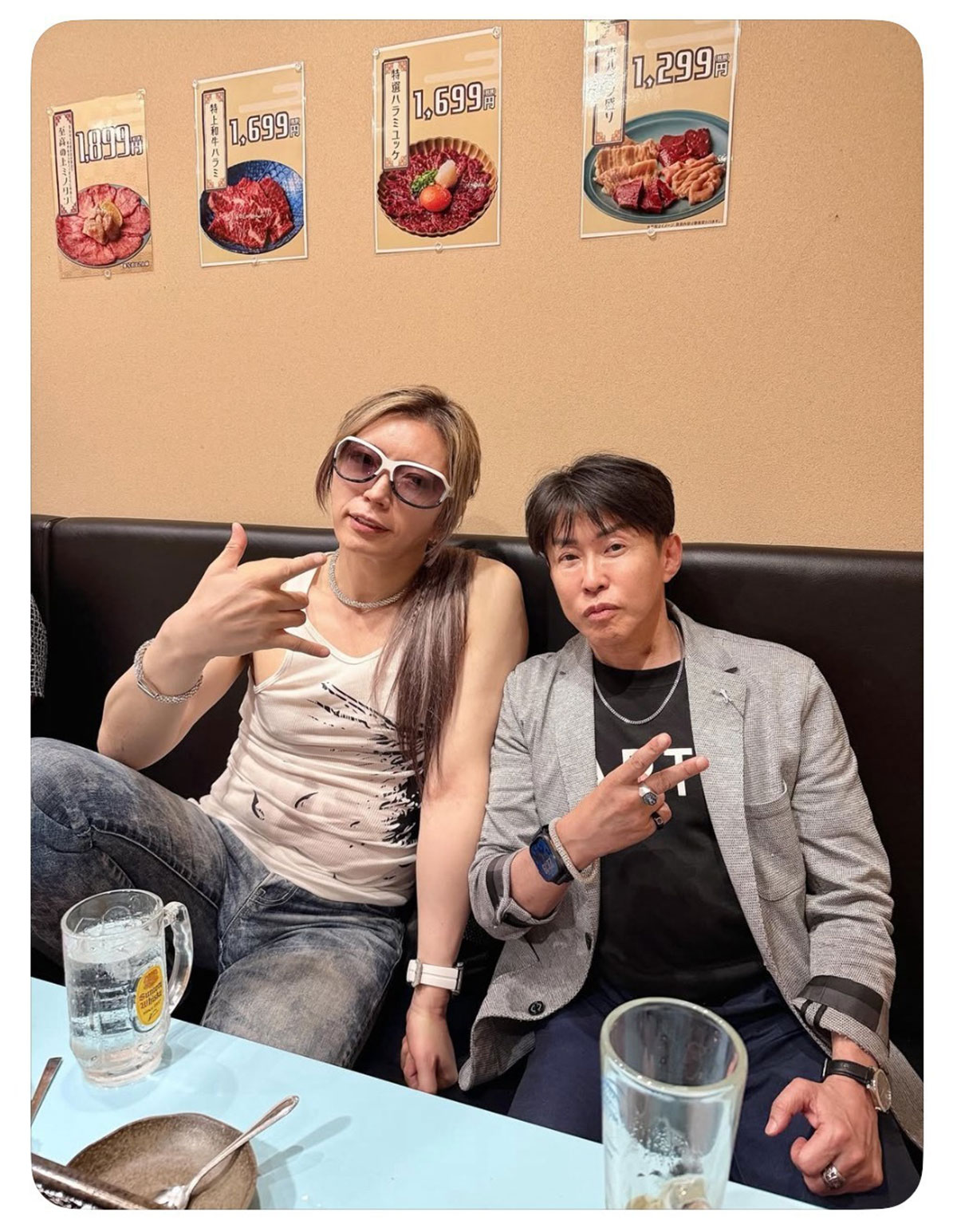 GACKTの友人社長である、中野猛氏のThreadsの投稿より。GACKTのお腹が“プニプニ”しているように見えたことで、話題を呼んだ