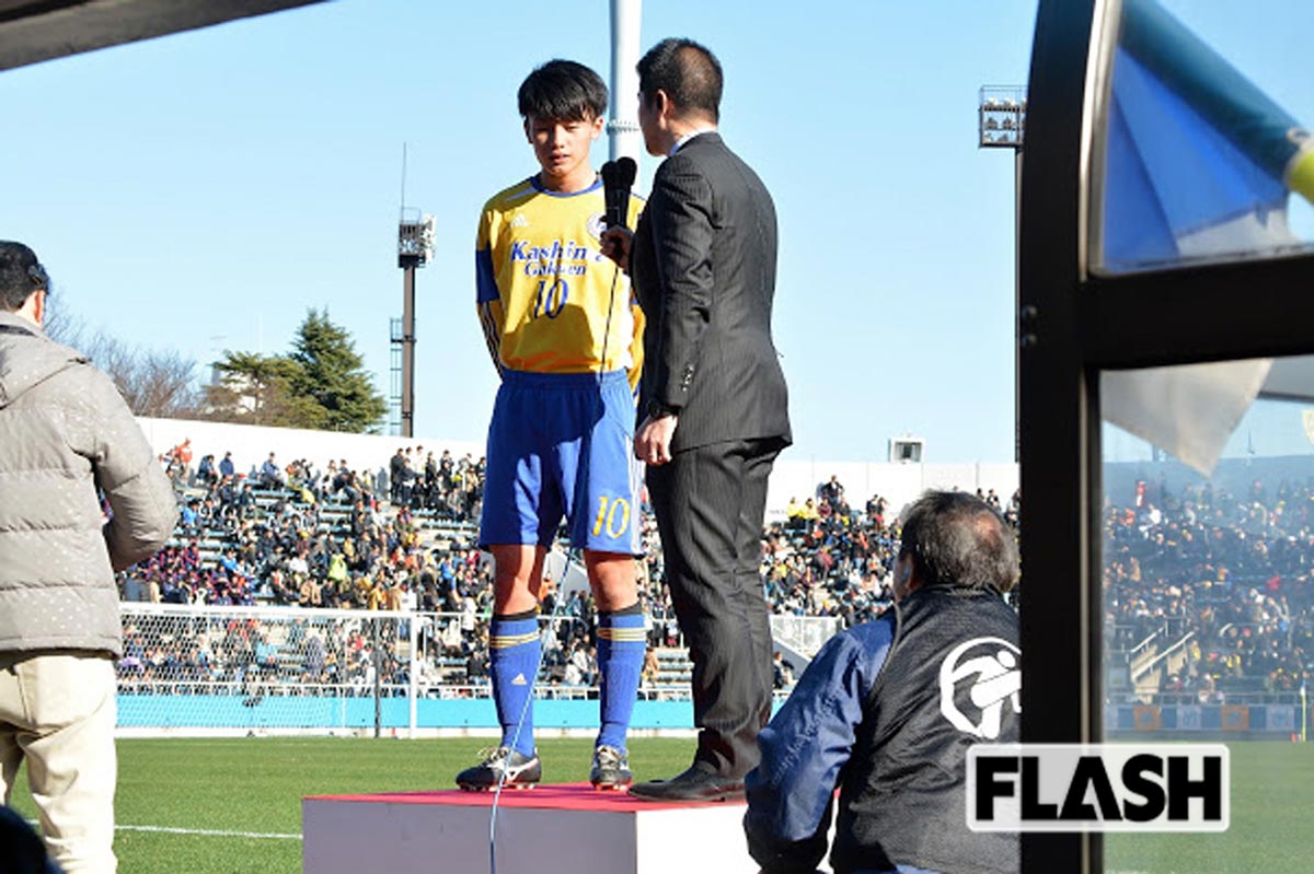 上田綺世は2016年度の高校サッカー選手権では1回戦で2ゴールを奪い、勝利の原動力になった