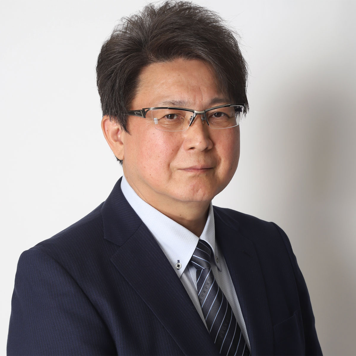 元警視庁暴対課警部の平野晃也氏。宮根の見解に関して、平野氏は『そんなことはありません。一般人でも同様の通報があれば、内容次第で迅速に警察が動くのは当然です』と、きっぱり否定した。（写真：EinTz(アインツ)の公式サイトより）