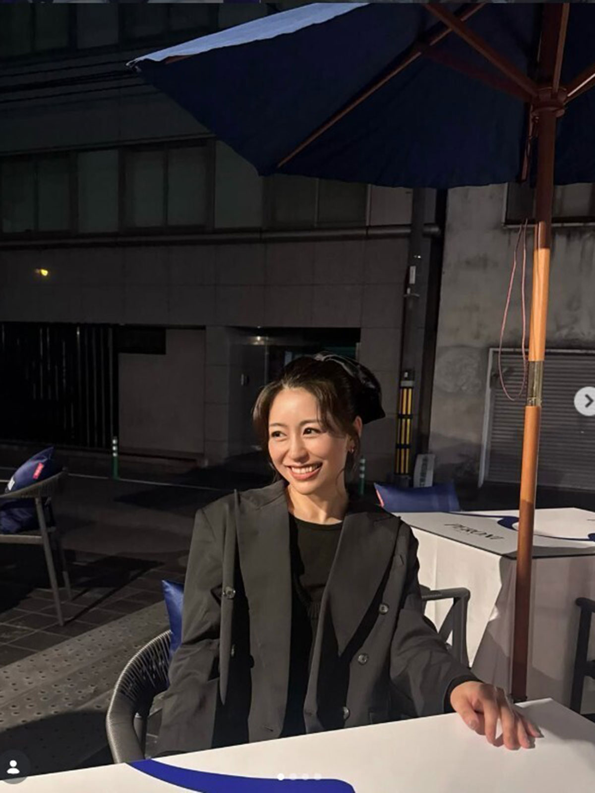 ママインフルエンサーの“ベッドで飛び跳ね”動画に集まる批判、謝罪も「今後の活動」言及に集まる疑問符