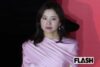 吉高由里子、映画セレモニーで見せた“超キュート”ピンクドレス姿　宮舘涼太は日傘が壊れるハプニングも