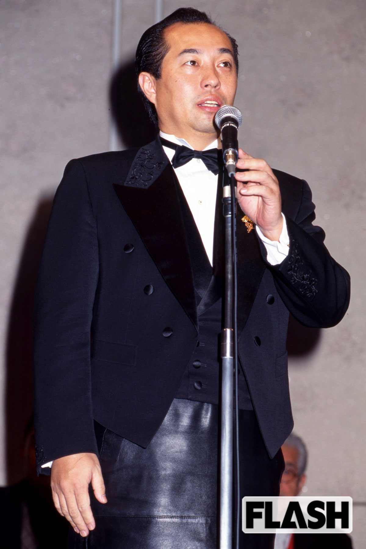 1998年、ベストドレッサー賞授賞式での田崎真也さん