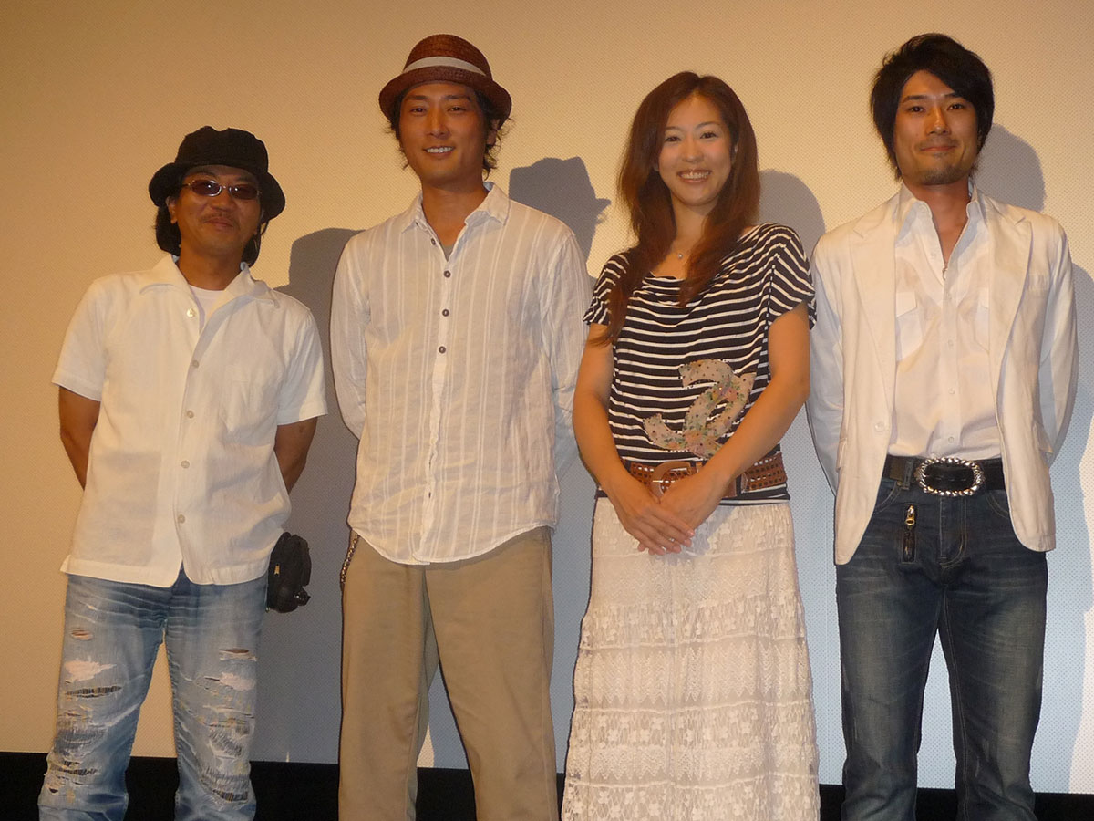 中村愛美（右から2人め）は『GTO』の生徒役で人気を博したが、その後、芸能界から引退した