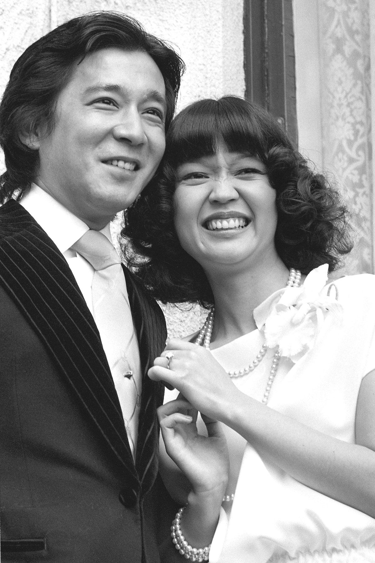 「49回目の結婚記念日」フォークソングデュオがインスタで夫婦写真公開　松山千春も「頑張ってコンサートやってる」とエール