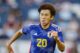 欧州サッカー界での深刻な“日本人への仕打ち”が続々発覚　“不自然カット”に加え監督による「お前は用済み」発言も