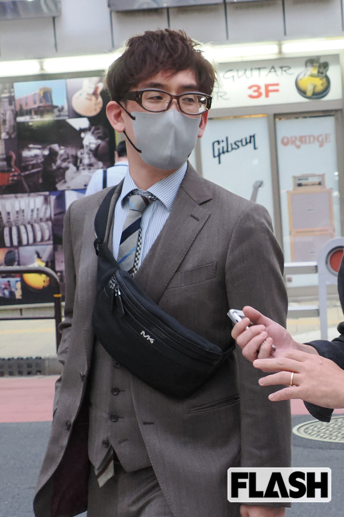 2026年6月5日、放送対局を終えて、本誌の取材に応えるプロ雀士・渋川難波。ポーカーフェイスではあるが、生気のない目をしており、元気はなさそうだった。KADOKAWAへ事情を説明しに向かうところだったという（写真・保坂駱駝）