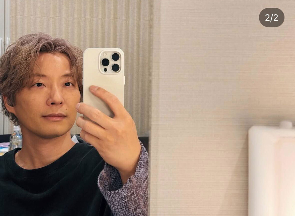星野源のInstagramより。薄ピンクヘアに激変し、ファンから驚きの声が溢れている