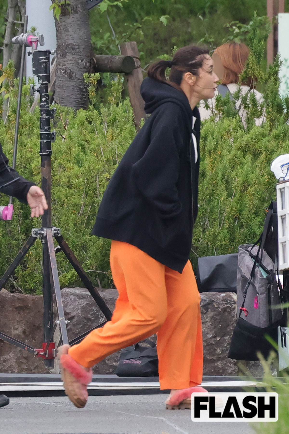 鈴木紗理奈、あのとの“バトル”の裏でドラマの撮影へ…タワマン舞台の“ママ友バトル”で増すリアリティ