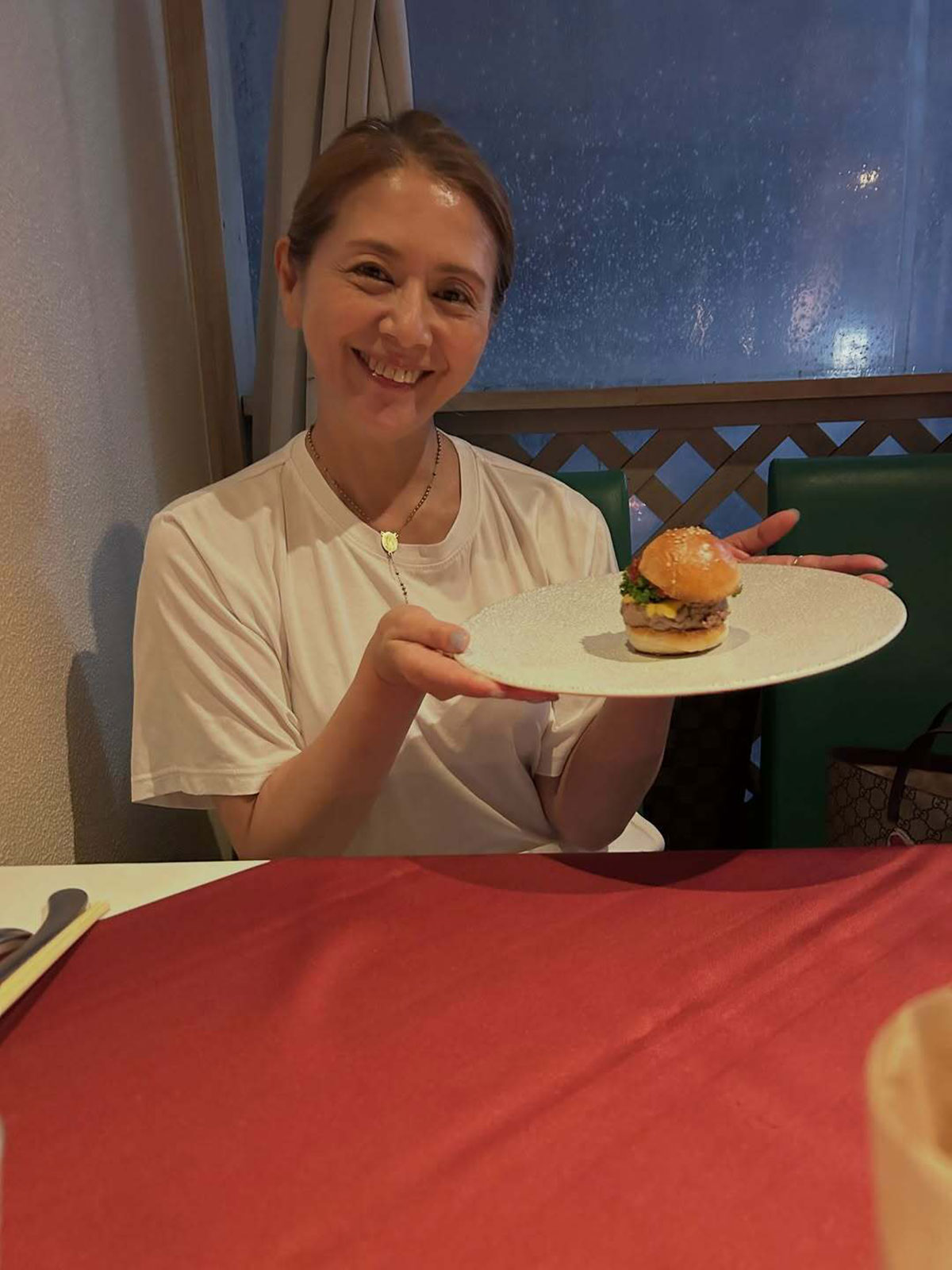 女優で脚本家の山野海のInstagramより。《昨日はこの方と久しぶりにゆっくりご飯を食べました！》と報告した山野は、小泉今日子の近影を公開した