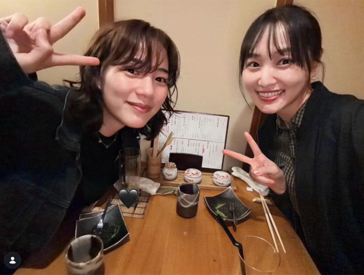 のんのInstagramより。一緒に写るのは、ドラマ『幸せカナコの殺し屋生活』（DMM TV）で共演した、元欅坂46の菅井友香