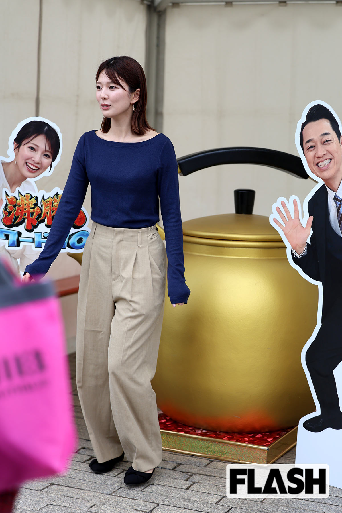 ベージュのパンツをさわやかに着こなす黒田みゆアナ