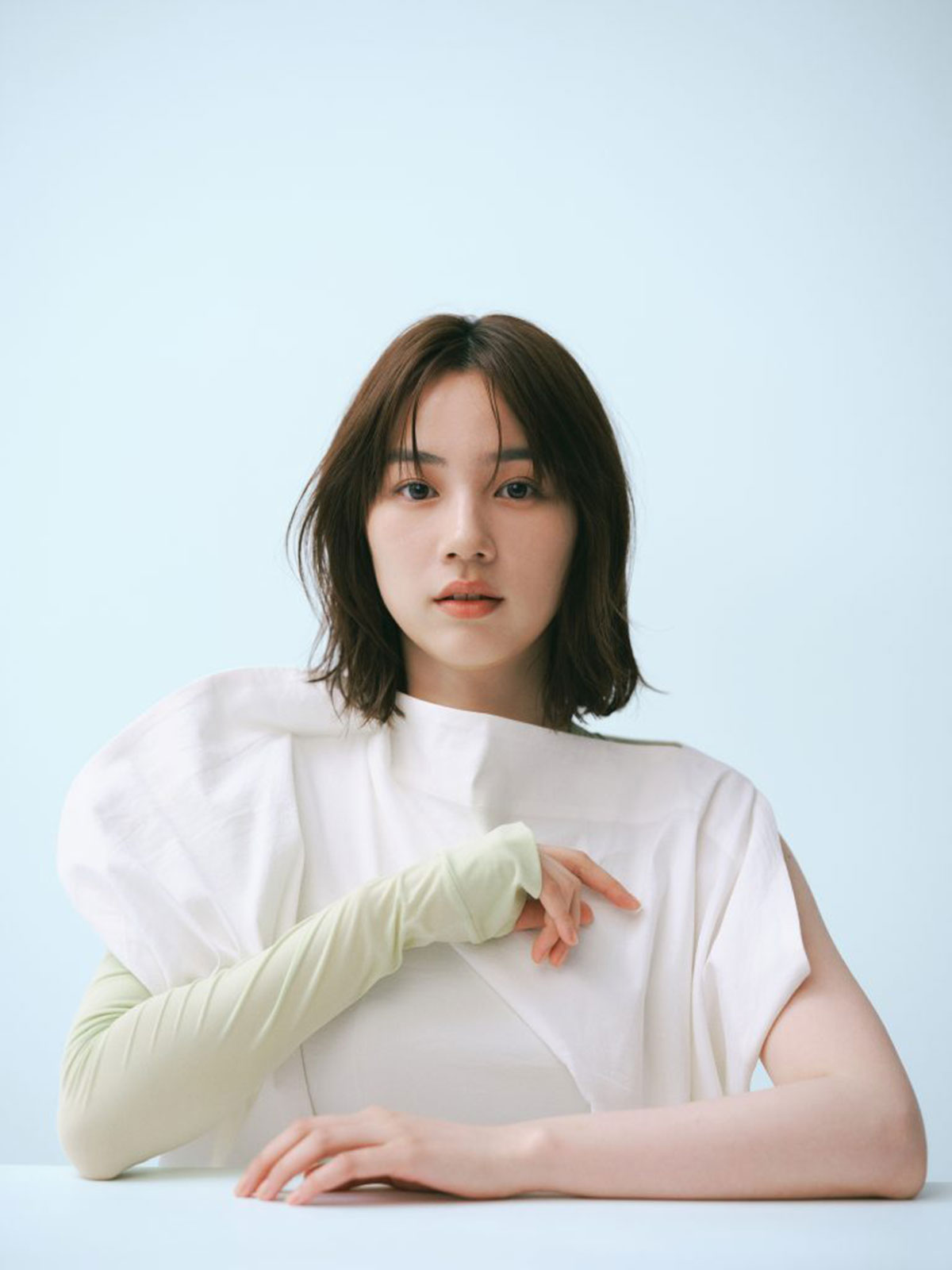 のんが公開した新しいアーティスト写真（画像・『のん 公式サイト』より）