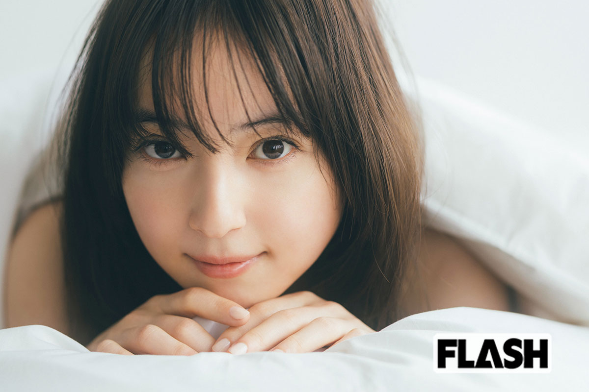 佐々木希に接近！「目が合いすぎる」カレンダーの中身